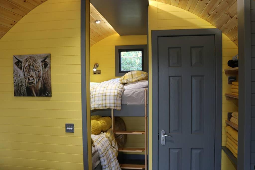 Glampods Glamping Pod - Meet Highland Cows And Sheep Elgin Villa Екстериор снимка