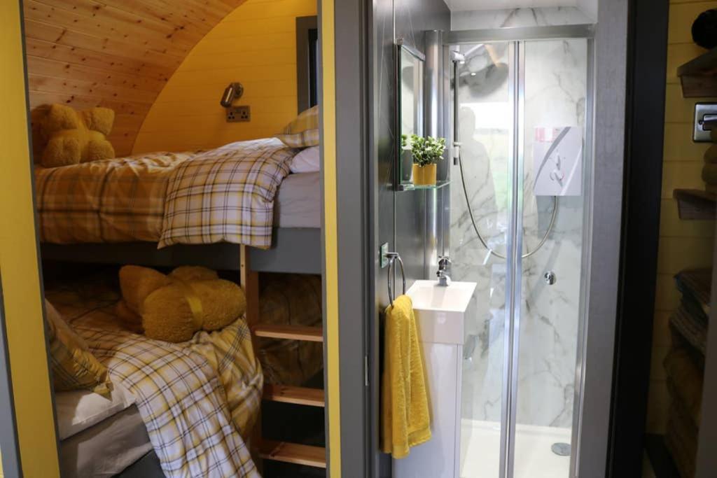 Glampods Glamping Pod - Meet Highland Cows And Sheep Elgin Villa Екстериор снимка