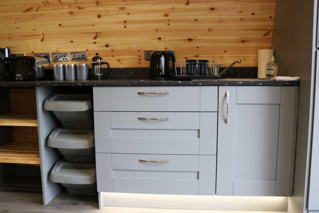 Glampods Glamping Pod - Meet Highland Cows And Sheep Elgin Villa Екстериор снимка