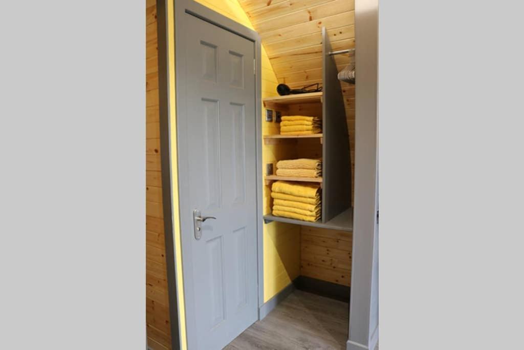 Glampods Glamping Pod - Meet Highland Cows And Sheep Elgin Villa Екстериор снимка